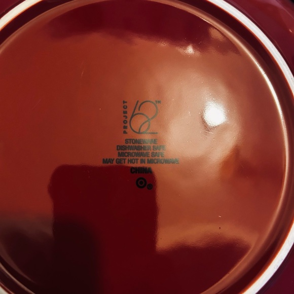 Red Stoneware Project 62 Plates (SEND ANY OFFER OVER $11‼️) - Picture 4 of 4